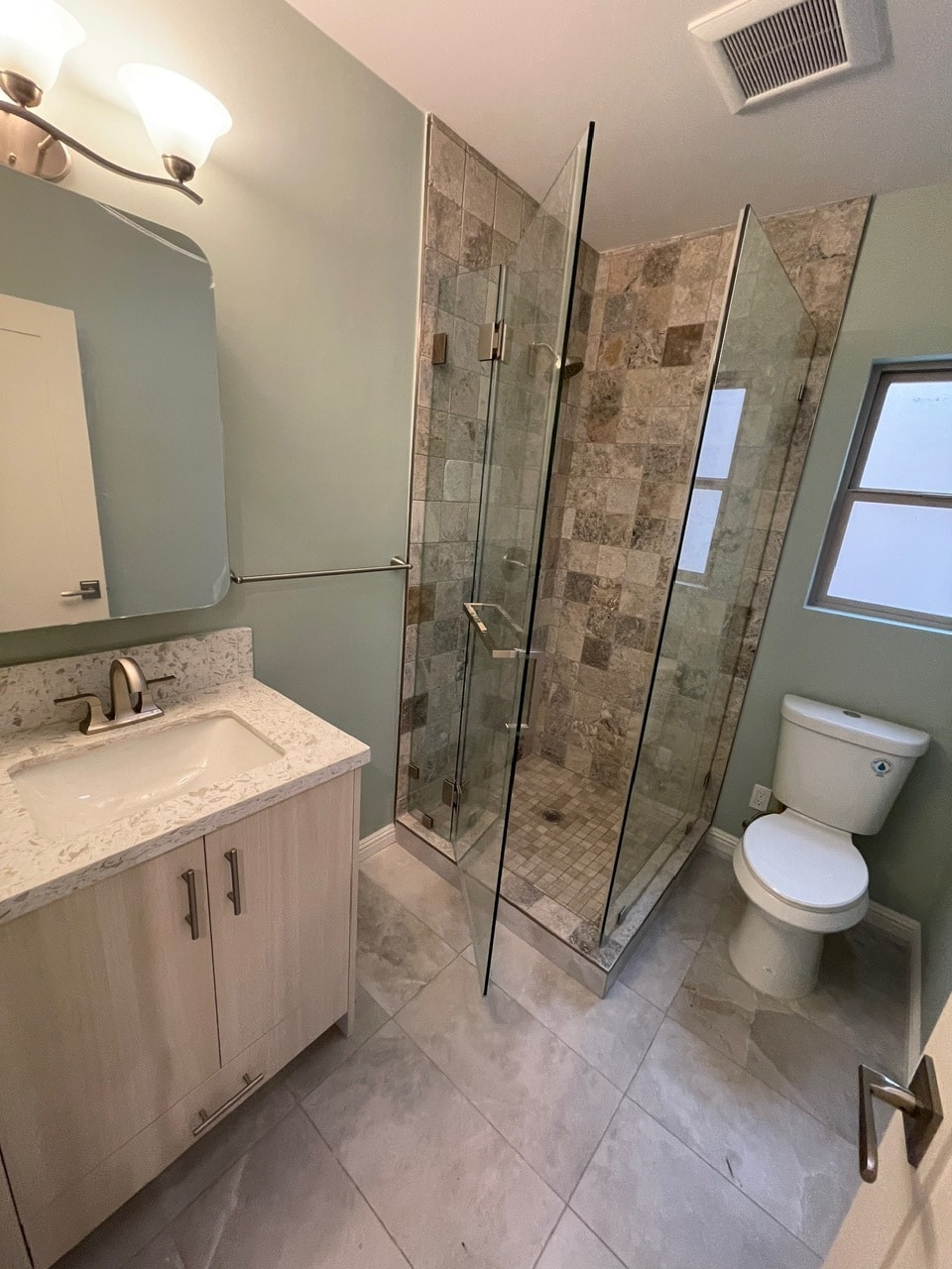 bath 1 - 4131 Chevy Chase Dr
