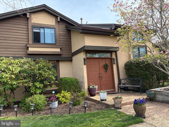 Building Photo - 98 Sayre Dr
