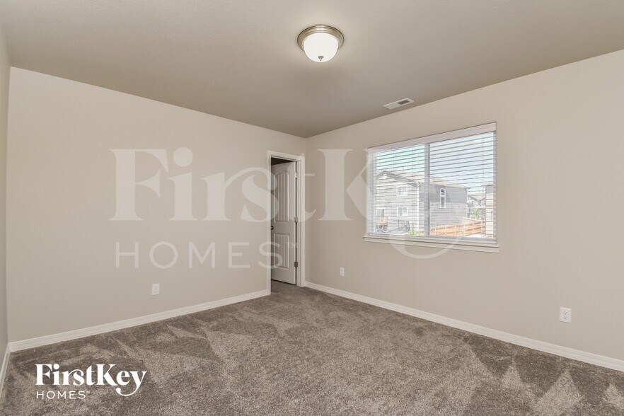 Building Photo - 8288 Kintla Ct