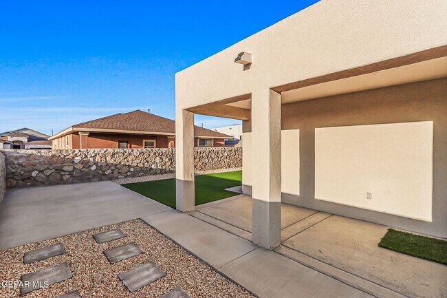 Building Photo - 12869 Clevedon St