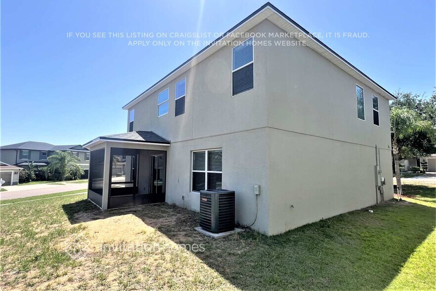 Building Photo - 13743 Laranja St