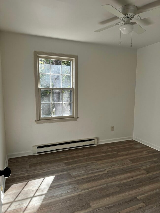 Building Photo - 102 Busbee Ct