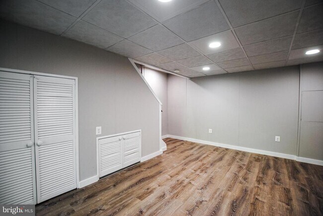 Building Photo - 8512 Hydra Ln