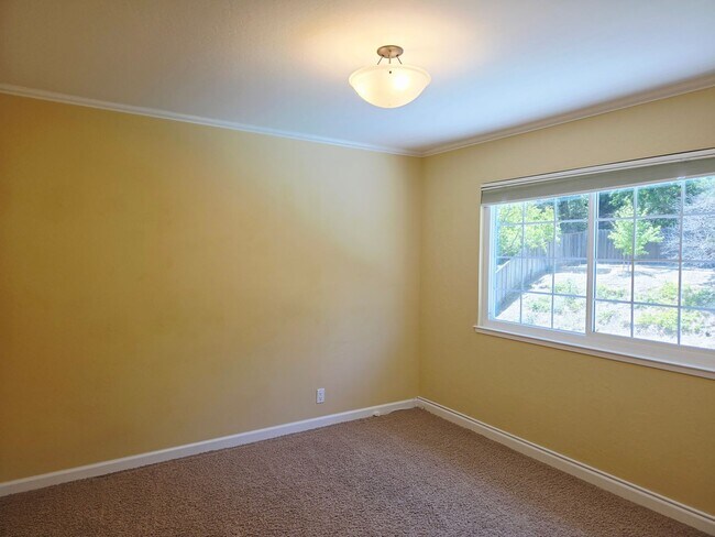 Building Photo - Stunning 4BD + Office Home with Pool in Li...