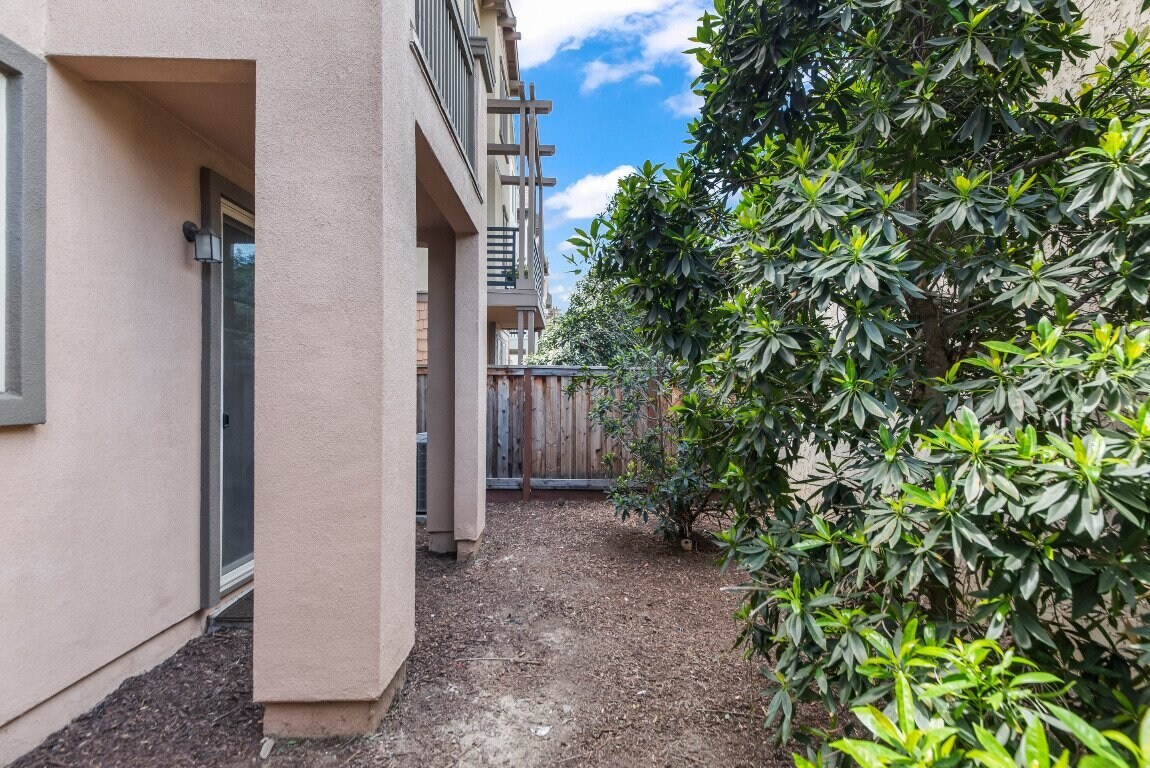 Building Photo - 2954 Worthing Common