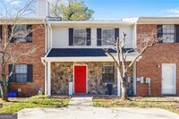 Building Photo - 1468 Springleaf Cir SE