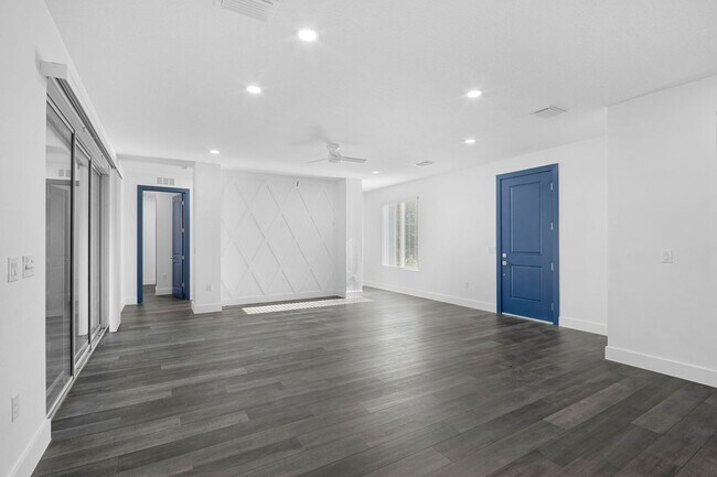 Building Photo - Luxury New construction 3 bedroom 2 baths located in North Port