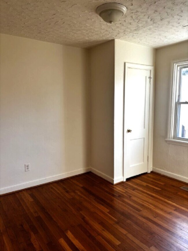 Building Photo - Price Reduced for March Move in