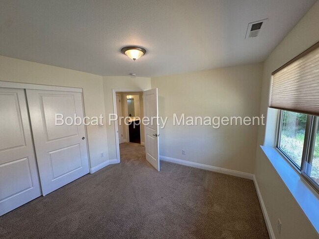 Building Photo - 1226 Saltern Dr