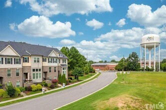 Building Photo - 607 Old Mill Village Dr
