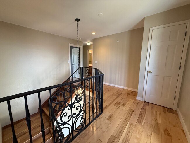 Building Photo - 5BD/4BA/3 car garage w Flat Yard Cheyenne ...