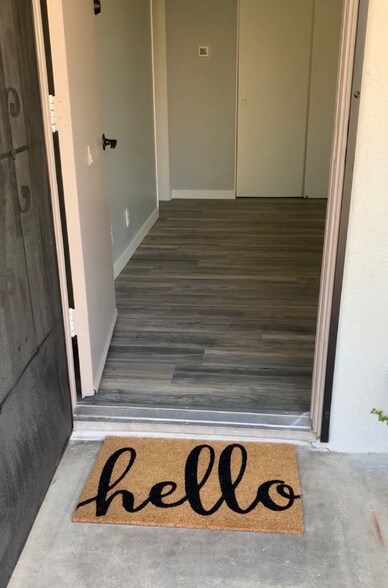 Building Photo - 2729 W Yale Ave