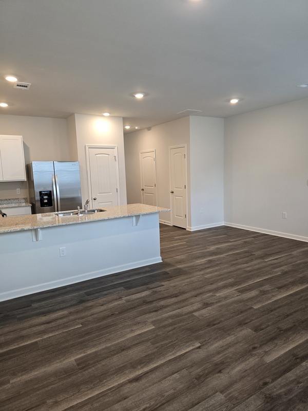 Building Photo - 12 Sweetspire Dr