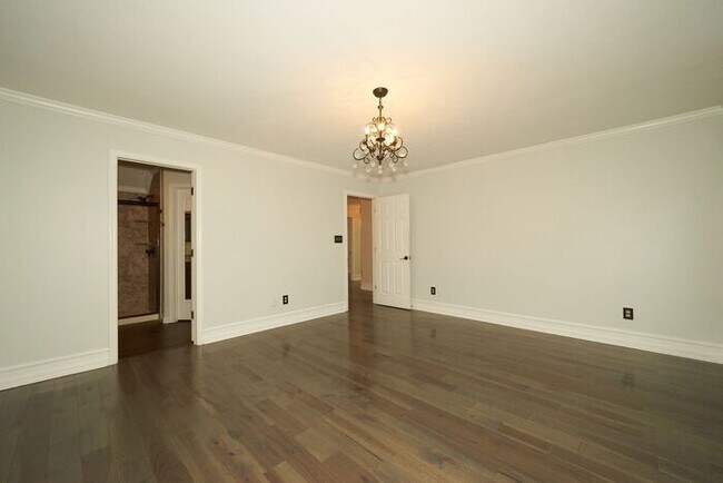 Building Photo - 4 BR with Great Floorplan in Carmel Schools!