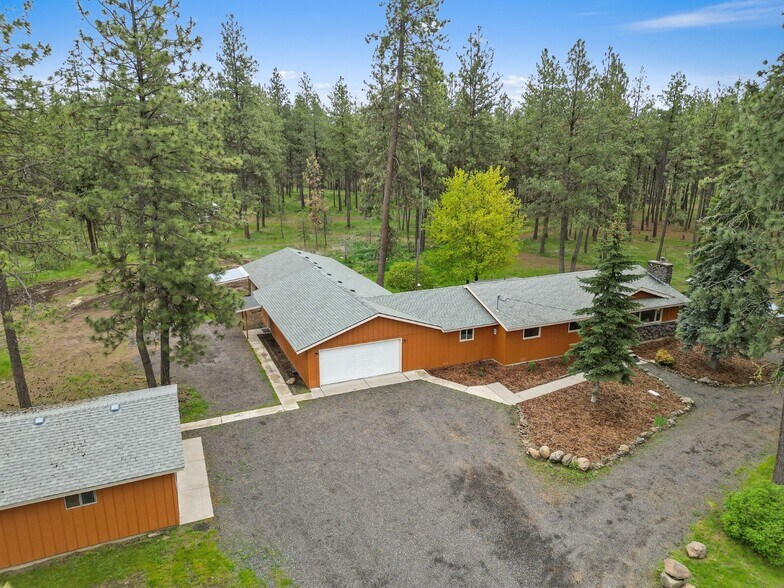 Building Photo - 16423 S Maple Rd