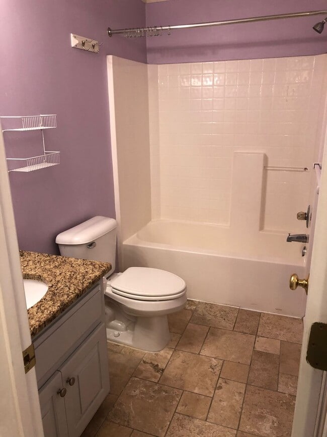 Building Photo - Stunning 4bdrm/2.5bth Home w/Loft Located in Chesterfield! Fenced in Backyard, 2 Car Garage, and ...