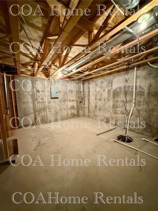 Building Photo - South East Duplex