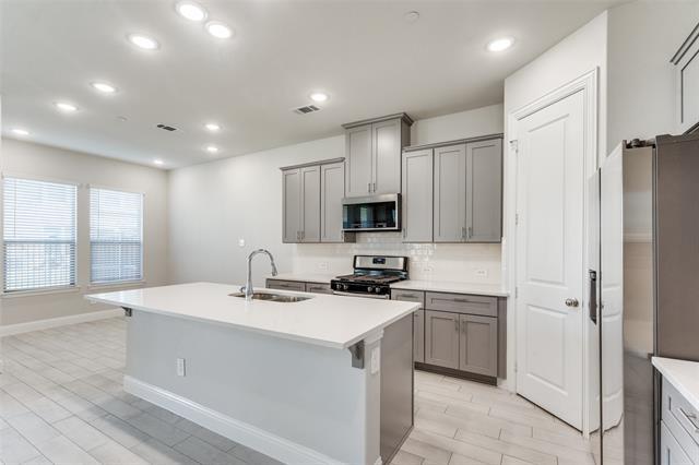 Building Photo - 515 Sequoia St