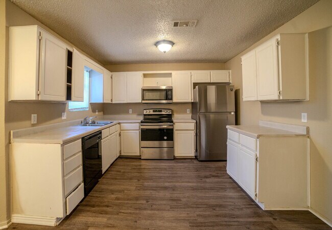 Building Photo - For Lease in Killeen, TX! Beautiful 3-Bedr...
