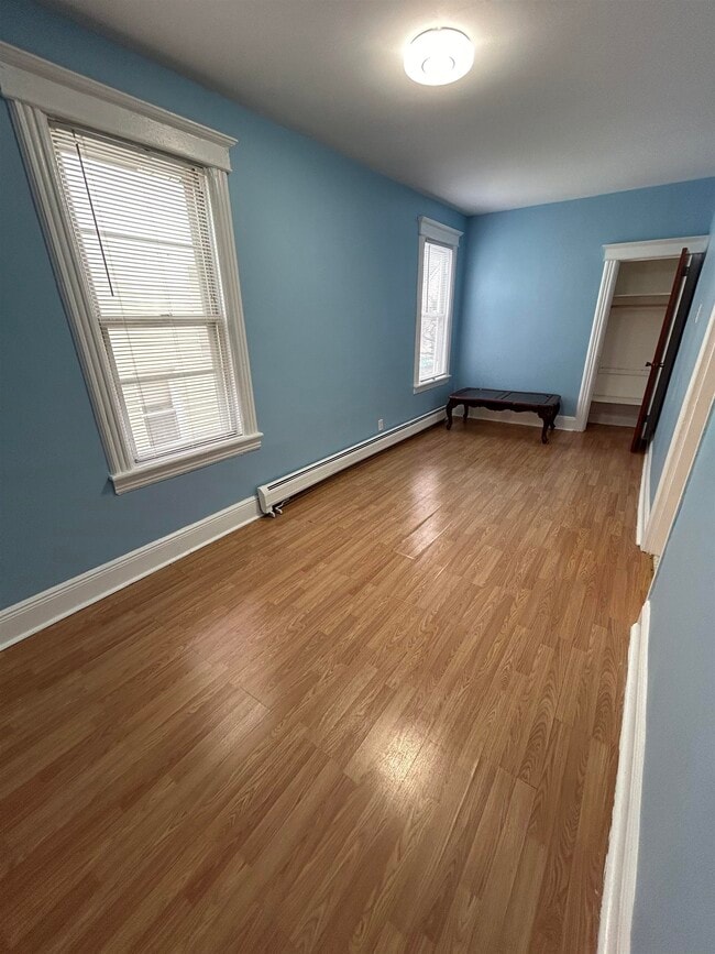 Building Photo - 364 WOODLAWN Ave