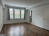 Building Photo - 1816 Queens Ln