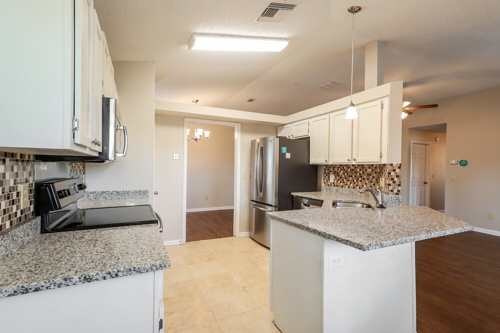 Building Photo - 449 Baybrook Dr