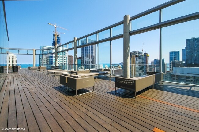 Building Photo - 600 N Fairbanks Ct