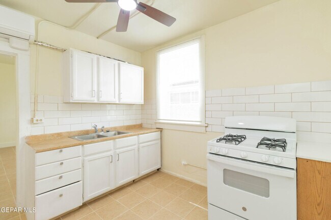 Building Photo - 1309 E Rio Grande Ave