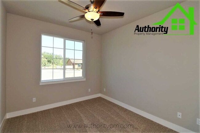 Building Photo - 20231 Ballentine Dr