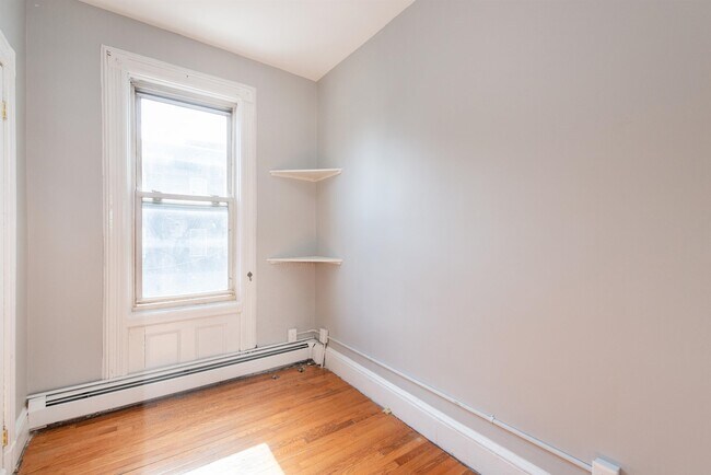 Building Photo - 2903 Central Ave