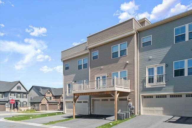 Building Photo - 6072 Fallfish Ct