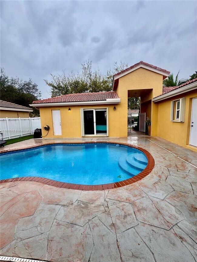 Building Photo - 685 SW 198th Terrace
