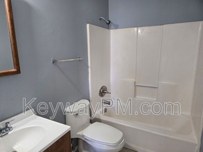 Building Photo - 2675 Teakwood Dr