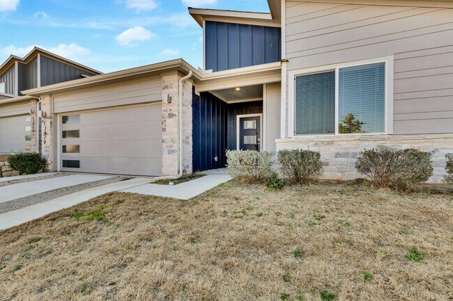Building Photo - 13920 Lubeck Dr