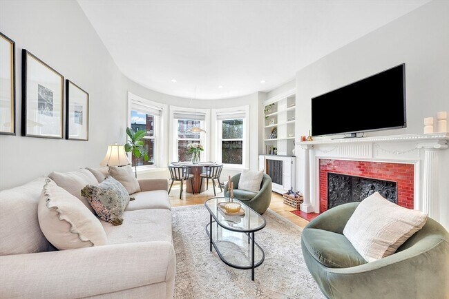 Building Photo - 405 Marlborough St