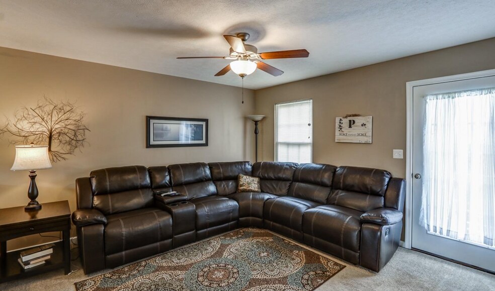 Building Photo - 27 Gloucester Dr