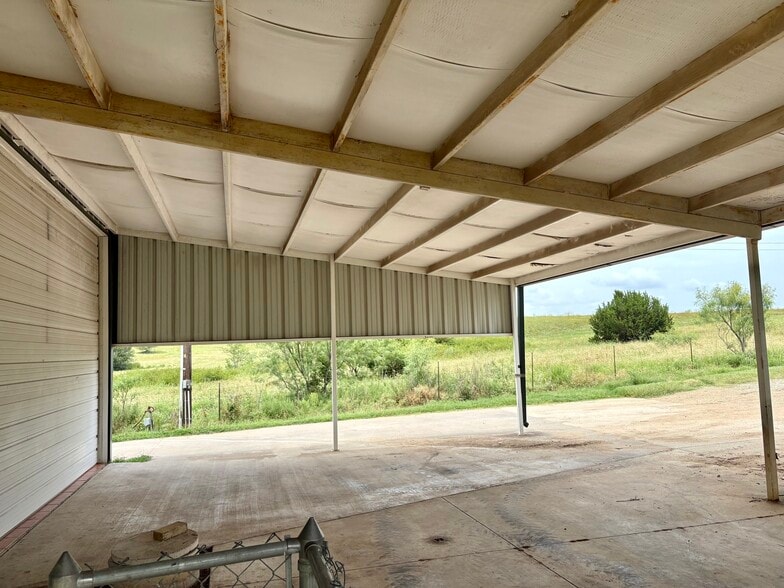Building Photo - 3166 S FM 730