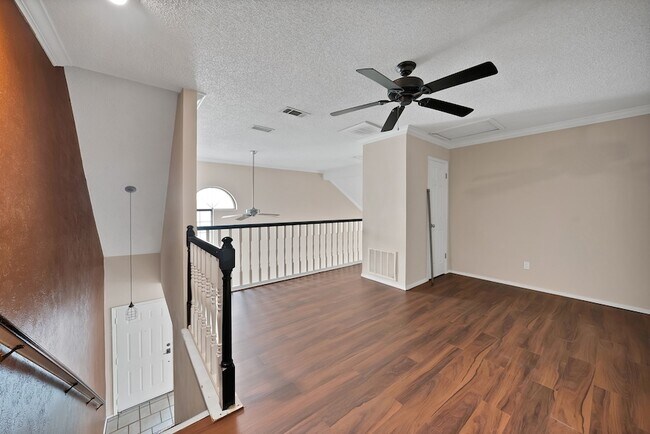 Building Photo - 2428 Forest Brook Ln