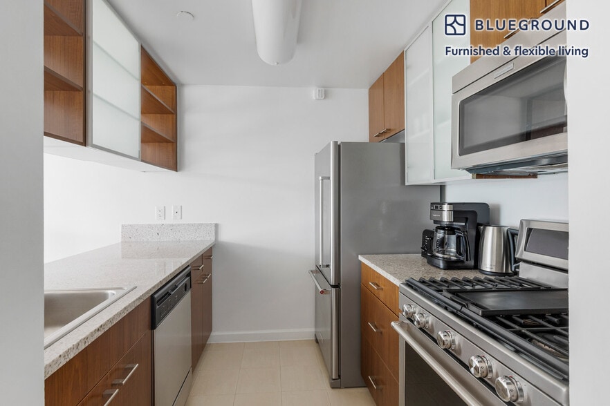 Building Photo - 535 W 23rd St