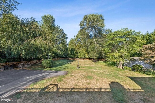 Building Photo - 22810 Ridge Rd