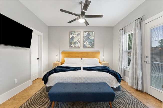 Building Photo - 3802 Lovejoy St