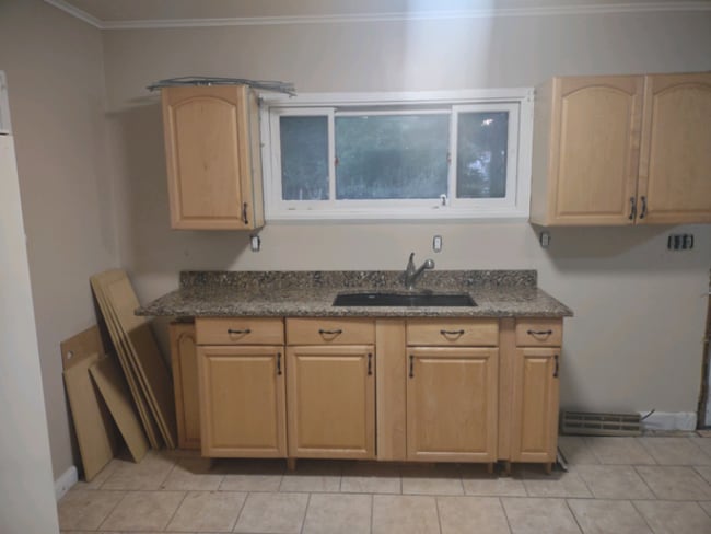 Building Photo - 105 Maher St