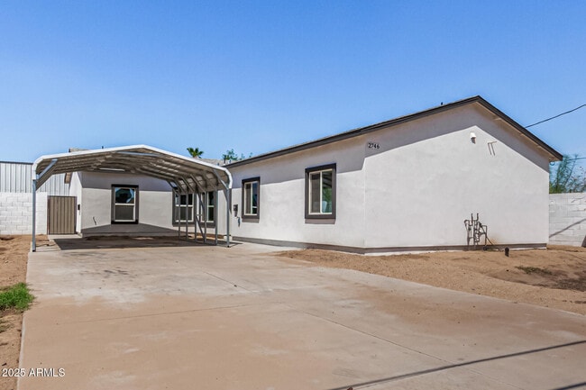 Building Photo - 2746 W Pima St