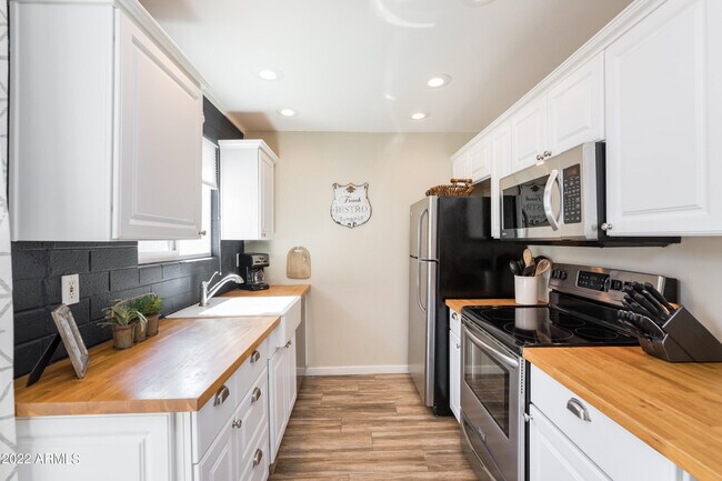 Building Photo - 4202 N 38th St