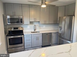 Building Photo - 6415 Whitwell Ct