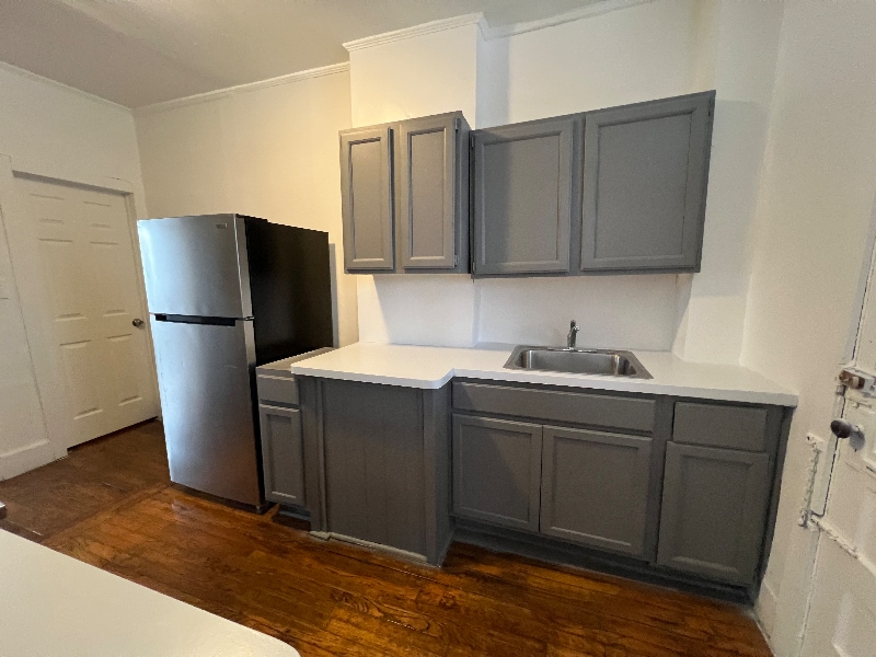 Building Photo - 194 Main St