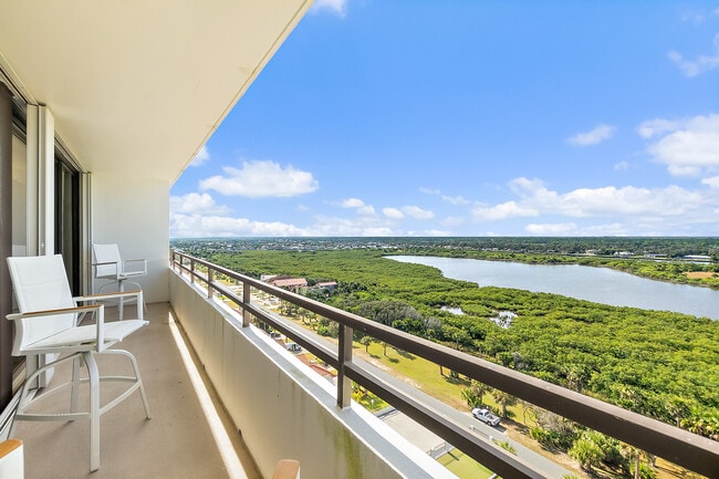 Building Photo - 1601 N Central Ave