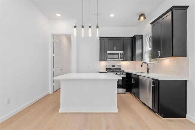 Building Photo - 8294 Boundary Waters Dr