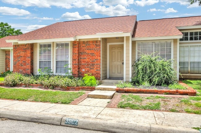 Primary Photo - Move-In Ready Condo with Open Layout