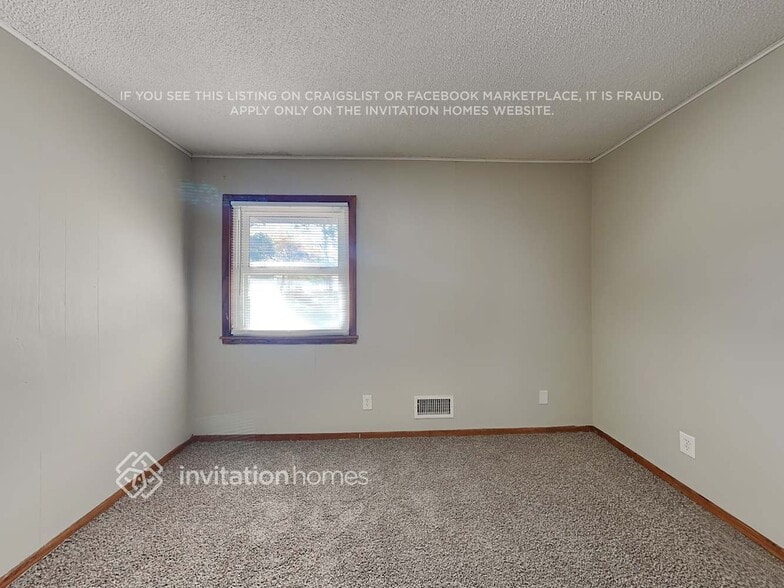 Building Photo - 600 57th Ave NE